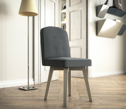 Μοντέρνα καρέκλα με ξύλινα πόδια και γκρι σκούρο ύφασμα